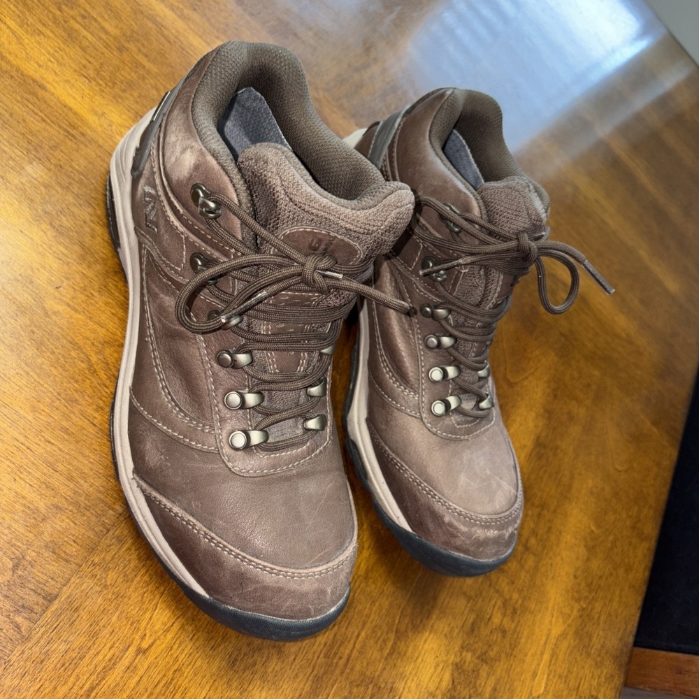 New Balance Women's Hiking Boot with Gortex WW978GT Size 9.5 Medium Brown No Ins - Picture 1 of 10